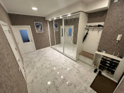 Satılır 3 otaqlı 100 m2 yeni tikili Bakıxanov