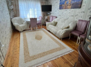 Satılır 3 otaqlı 59 m2 köhnə tikili Şah İsmayıl Xətai m.