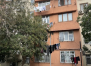 Satılır 3 otaqlı 75 m2 köhnə tikili Nizami r.