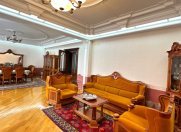 Satılır 7 otaqlı 260 m2 yeni tikili Gənclik m.