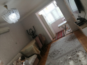 Satılır 2 otaqlı 40 m2 köhnə tikili Elmlər Akademiyası m.