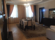 İcarəyə verilir 9 otaqlı 450 m2 obyekt Sahil m.