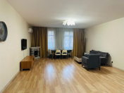 İcarəyə verilir 4 otaqlı 200 m2 yeni tikili Gənclik m.