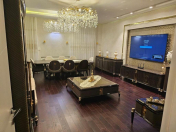 Satılır 5 otaqlı 227 m2 yeni tikili Elmlər Akademiyası m.