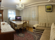 Satılır 2 otaqlı 65 m2 köhnə tikili Qara Qarayev m.