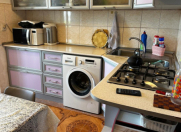 Satılır 3 otaqlı 70 m2 köhnə tikili Xalqlar Dostluğu m.