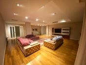 Satılır 5 otaqlı 218 m2 yeni tikili 28 May m.