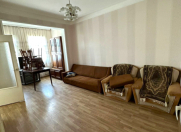 Satılır 2 otaqlı 65 m2 köhnə tikili Gənclik m.