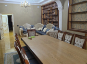 Satılır 3 otaqlı 142 m2 yeni tikili 28 May m.