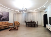 Satılır 3 otaqlı 174 m2 yeni tikili Nizami m.