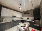 Satılır 3 otaqlı 100 m2 yeni tikili 9 mkr