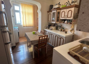 Satılır 3 otaqlı 60 m2 köhnə tikili Elmlər Akademiyası m.