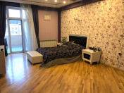 Satılır 5 otaqlı 390 m2 yeni tikili Bayıl