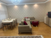 Satılır 4 otaqlı 110 m2 köhnə tikili Əhmədli m.
