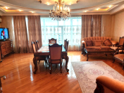 Satılır 4 otaqlı 200 m2 yeni tikili 8 mkr