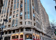 Satılır 4 otaqlı 185 m2 yeni tikili Axundov bağı