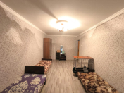 İcarəyə verilir 1 otaqlı 40 m2 köhnə tikili Xalqlar Dostluğu m.