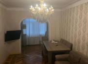 Satılır 3 otaqlı 85 m2 köhnə tikili Yasamal r.