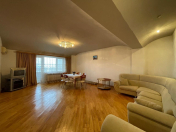 Satılır 3 otaqlı 130 m2 yeni tikili Elmlər Akademiyası m.