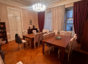 Satılır 5 otaqlı 180 m2 köhnə tikili Sahil m.