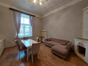 İcarəyə verilir 2 otaqlı 80 m2 köhnə tikili 28 May m.