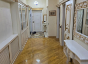 Satılır 4 otaqlı 142 m2 yeni tikili 28 May m.