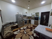 İcarəyə verilir 2 otaqlı 55 m2 həyət evi Nəriman Nərimanov m.