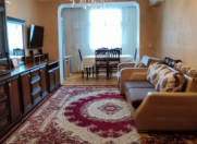 Satılır 3 otaqlı 70 m2 köhnə tikili İnşaatçılar m.