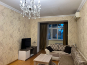 Satılır 2 otaqlı 60 m2 köhnə tikili 8 km