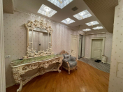 Satılır 3 otaqlı 130 m2 yeni tikili 28 May m.