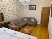 Satılır 4 otaqlı 120 m2 köhnə tikili Memar Əcəmi m.