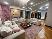 Satılır 6 otaqlı 412 m2 yeni tikili Elmlər Akademiyası m.