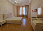 İcarəyə verilir 4 otaqlı 180 m2 yeni tikili Gənclik m.