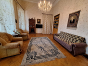 İcarəyə verilir 5 otaqlı 200 m2 köhnə tikili İçəri Şəhər m.