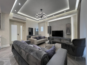 İcarəyə verilir 3 otaqlı 130 m2 yeni tikili Ağ şəhər