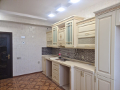 Satılır 3 otaqlı 130 m2 yeni tikili Bakıxanov