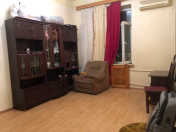 Satılır 2 otaqlı 50 m2 köhnə tikili Nizami m.