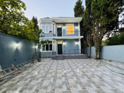 Satılır 5 otaqlı 250 m2 bağ evi Azadlıq prospekti m.