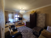 Satılır 2 otaqlı 65 m2 köhnə tikili Əhmədli m.