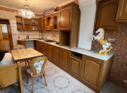 İcarəyə verilir 3 otaqlı 85 m2 köhnə tikili 28 May m.