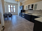 İcarəyə verilir 4 otaqlı 185 m2 yeni tikili Gənclik m.