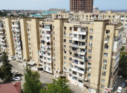 Satılır 2 otaqlı 60 m2 köhnə tikili Ayna Sultanova heykəli