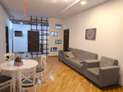 İcarəyə verilir 3 otaqlı 90 m2 yeni tikili Nizami m.