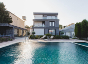 Satılır 8 otaqlı 380 m2 villa Badamdar