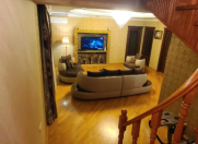 Satılır 4 otaqlı 300 m2 həyət evi Xətai r.