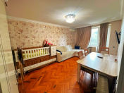 Satılır 1 otaqlı 43 m2 köhnə tikili Elmlər Akademiyası m.