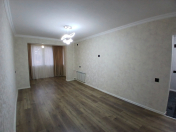 Satılır 2 otaqlı 65 m2 köhnə tikili Xalqlar Dostluğu m.