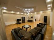 İcarəyə verilir 4 otaqlı 200 m2 yeni tikili 28 May m.