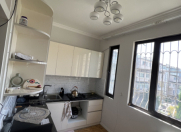 İcarəyə verilir 3 otaqlı 120 m2 köhnə tikili Sahil m.