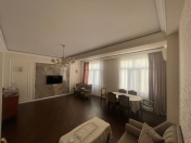 Satılır 4 otaqlı 154 m2 yeni tikili Gənclik m.